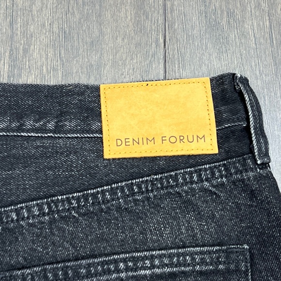 Aritzia NWOT Denim Forum The Ex Boyfriend Short - Picture 3 of 9